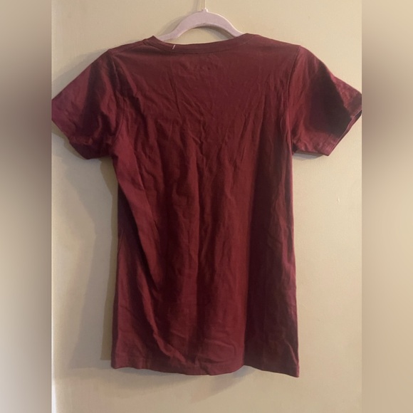 “The Victory” Fordham University v-neck t-shirt, large - Picture 4 of 4